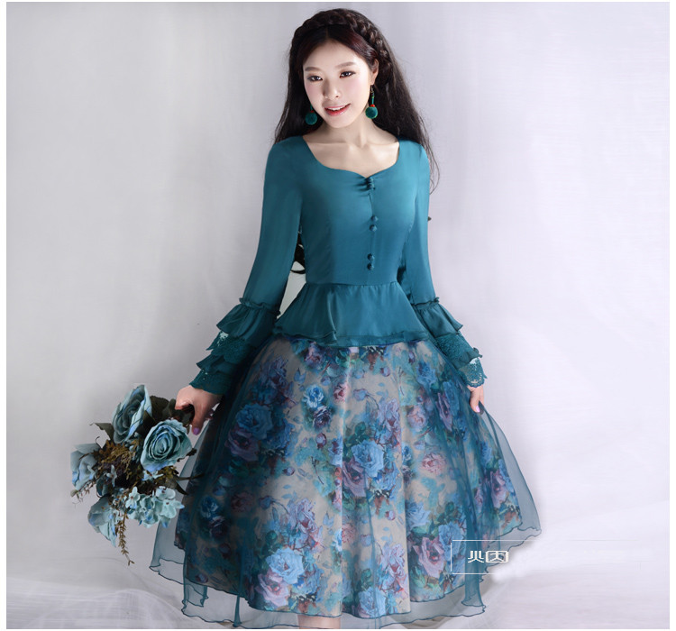 Pháo hoa mới mùa xuân và mùa thu phụ nữ mới của retro thanh lịch giả hai mảnh in ấn dài đu lớn ăn mặc quần áo nữ