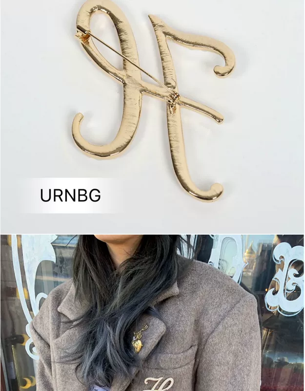 UNB .. Hàn Quốc Dongdaemun phù hợp với áo khoác bảng chữ cái hoang dã đơn giản nhỏ hương thơm gió ngọc trai lưới màu đỏ trâm - Trâm cài