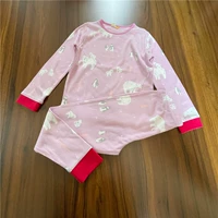 1 модель розового белого медведя