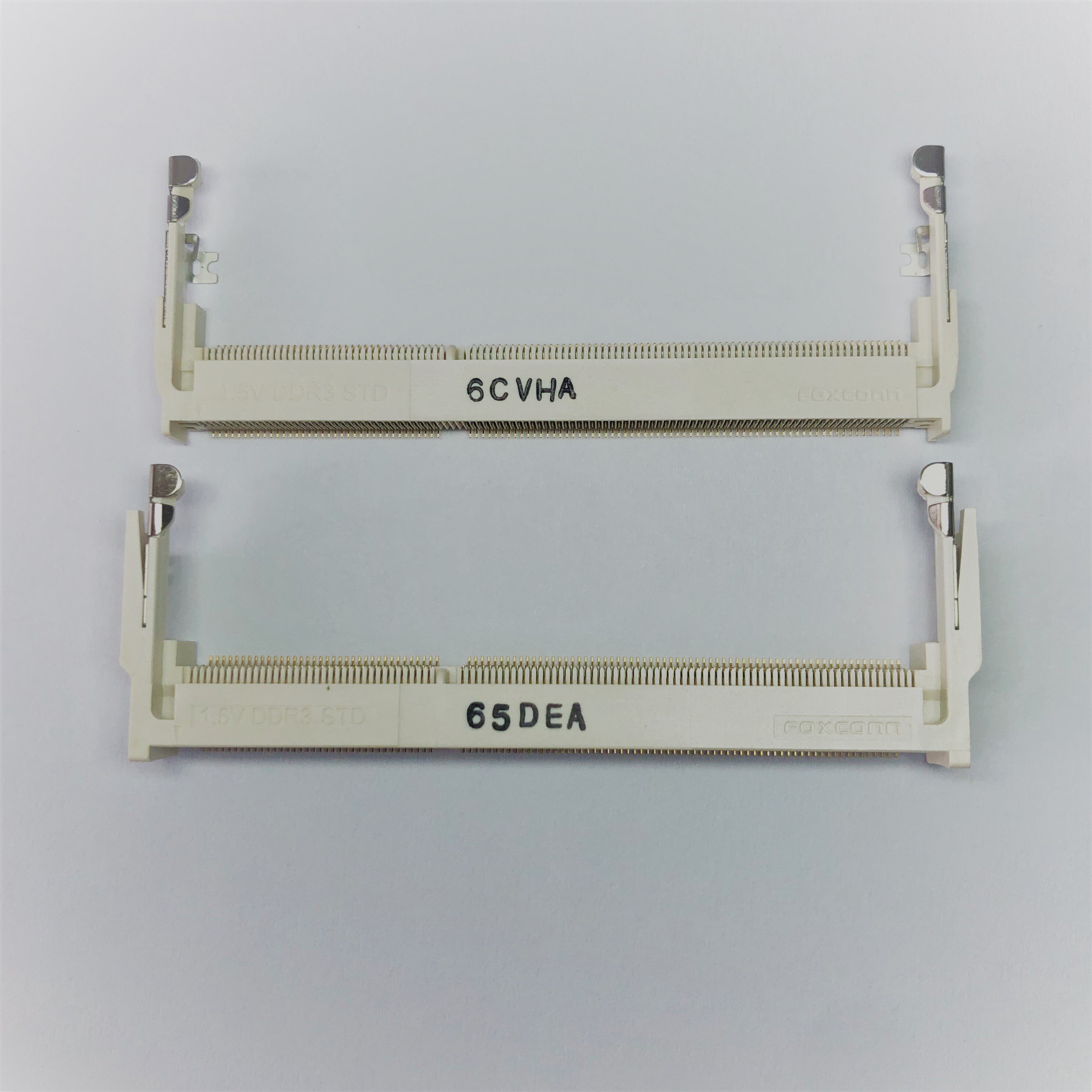 FOXCONN AS0A626-U4SN-7F DDR3 connector 4 0 1 5V STD Forward