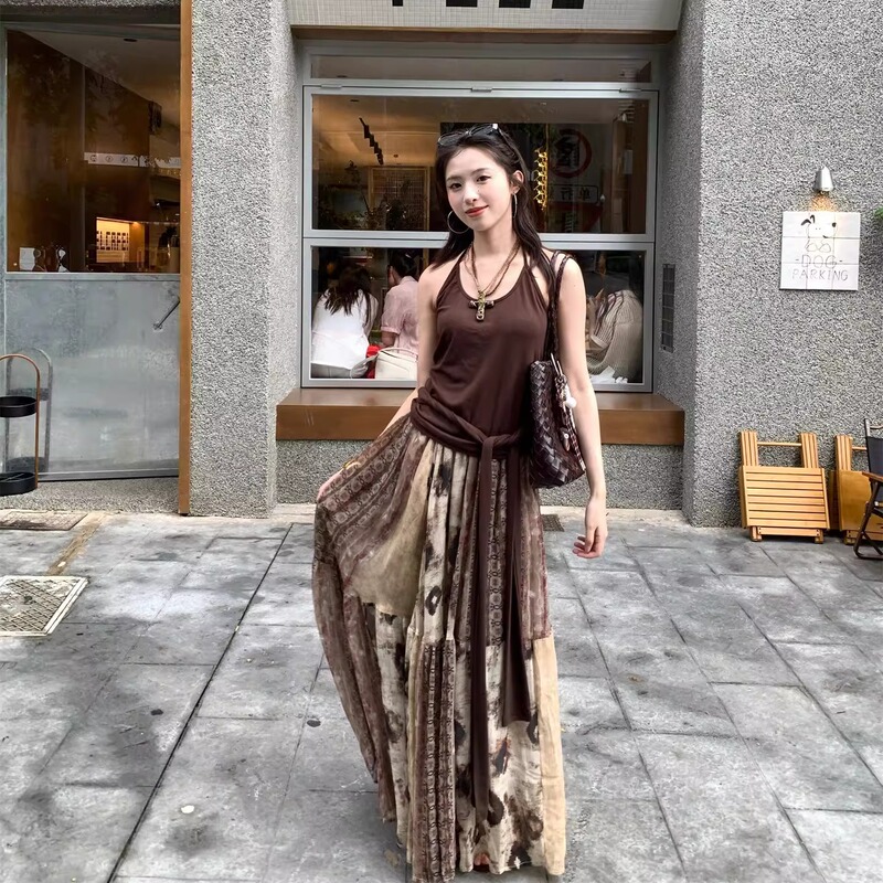Maillard Wasteland Style Suit, Retro Coffee-Colored Halter Neck Camisole, Women's Summer High-Waisted A-Line Skirt Two-Piece Set