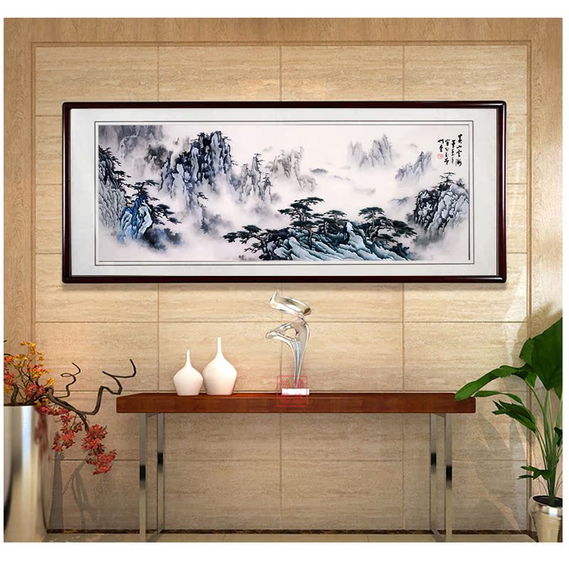 High-grade Su embroidery finished products hanging paintings Silk fine landscape paintings Huangshan clouds and mist hand embroidery High-end living room welcome pine