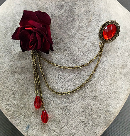 Ma cà rồng gothic tinh tế tăng hồng thả ruby ​​kết hợp tua rua cài áo vest