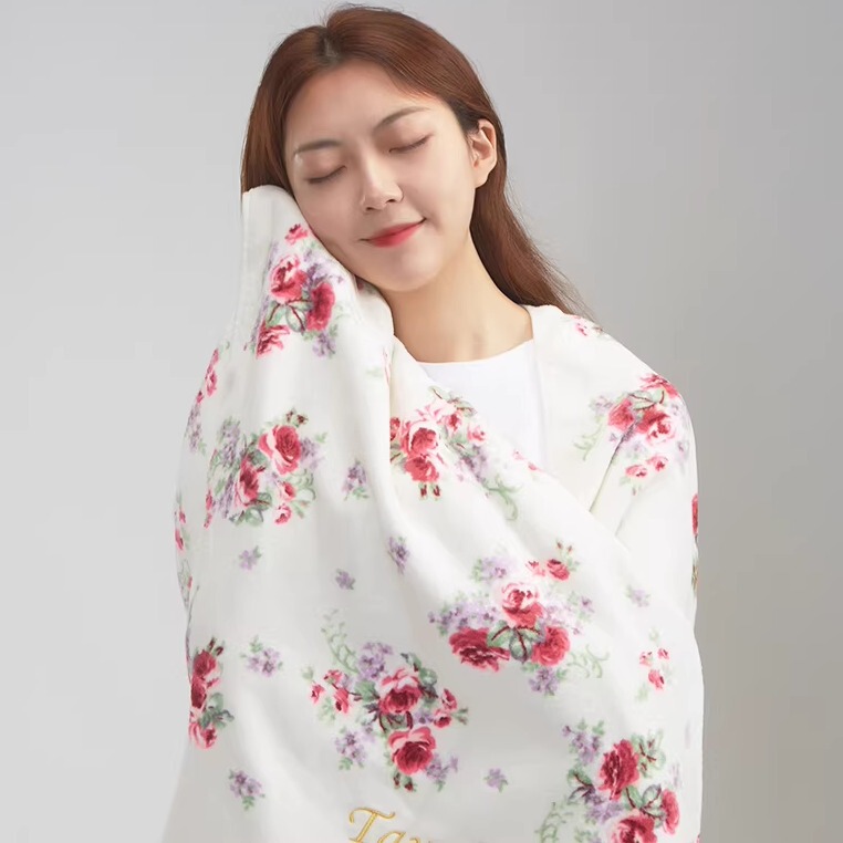 Authentic Tayohya Variety House Rose Garden Print Cotton Bath Towel, Soft and Skin-Friendly Bath Towel, Large Wrap Towel