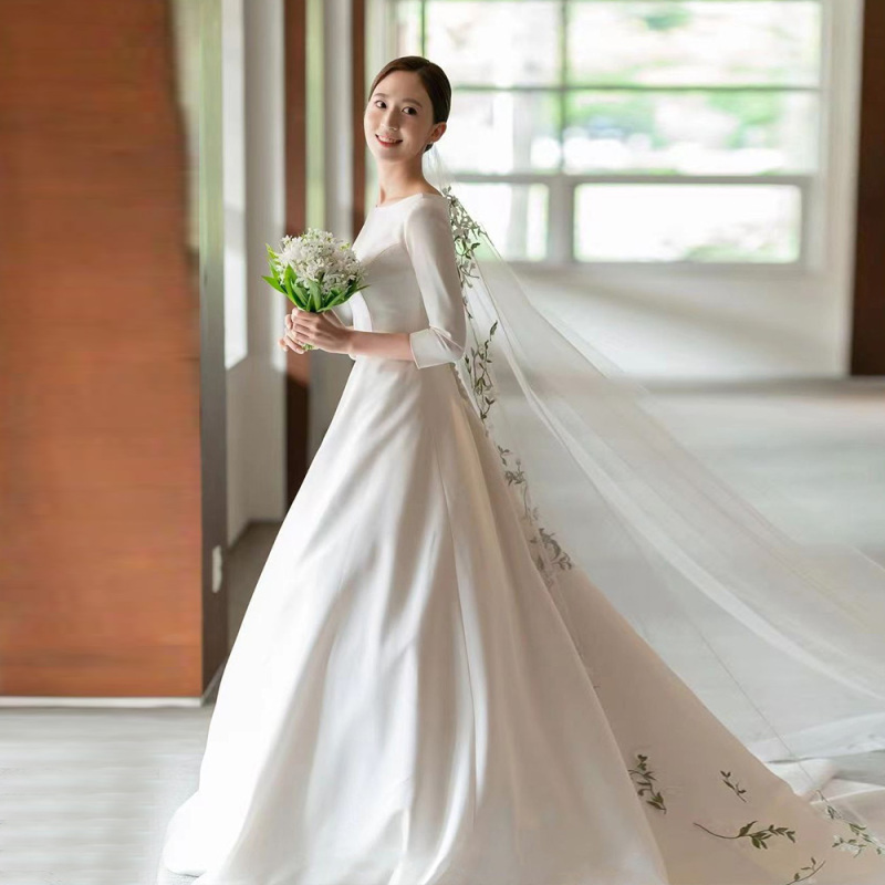 Long-Sleeved Elegant Wedding Dress with Satin Train, Sophisticated Bride, High-End Feel, Simple Winter Conservative Bridal Gown Long-Sleeved Elegant Wedding Dress with Satin Train, Sophisticated Bride, High-End Feel, Simple Winter Conservative Bridal Gown