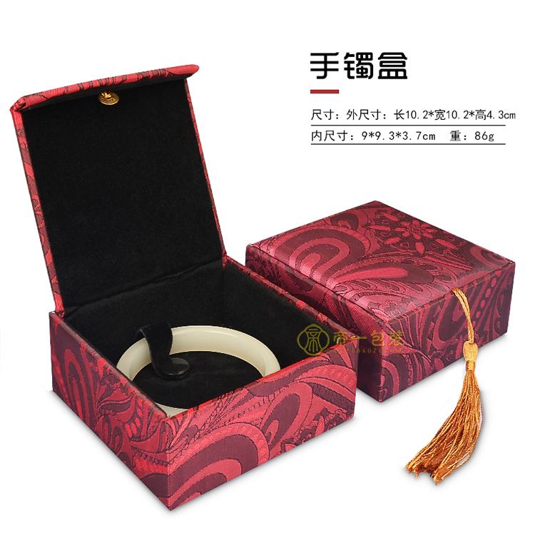 Trang sức mới Hộp Ngọc bích Vòng đeo tay Hộp Mặt dây treo Fringe Red Satin Vải Hộp trang sức - Vòng đeo tay Cuff vòng tay phong thủy
