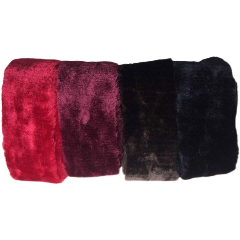 Roll the whole roll of hand DIY accessory cotton shoes on the edge of the hair bar along the stuffed cotton boots shoes and the sling of the wool bar