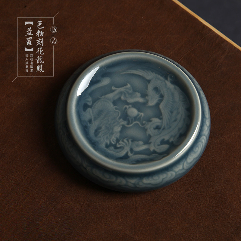Hand-carved Baoxiang flower Jiqing cover with shadow Qingxiangyun pot bearing dragon and phoenix pattern paperweight color glaze cup holder