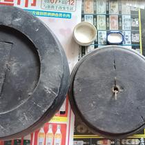 ) An old cricket pot passed down from a family: imitated from the Qianlong reign of the Qing Dynasty {17} The pot lid is cracked and has dented edges