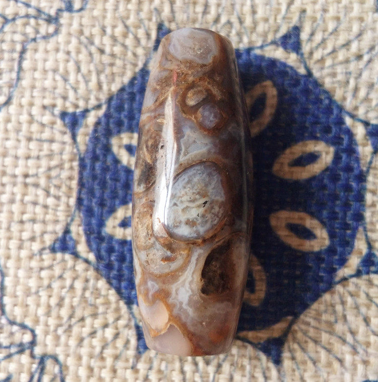 Montian Pearl Method Snail Jade Fossilized Sky Pearl Bush Color Uniform Ancient Simplicity and Mongolian Gobi Gobi Alagood Eye Original Stone