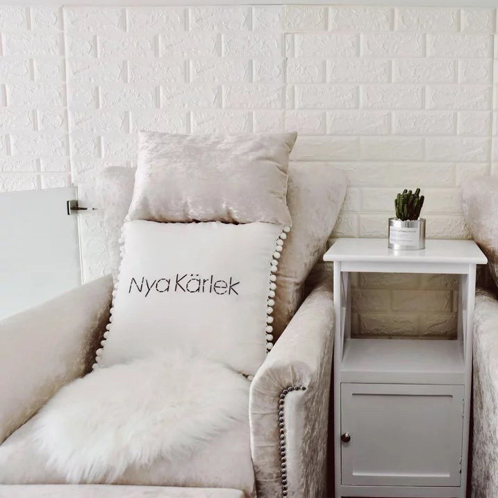 Customized with pure linen embroidered pillow set by hair ball lobes