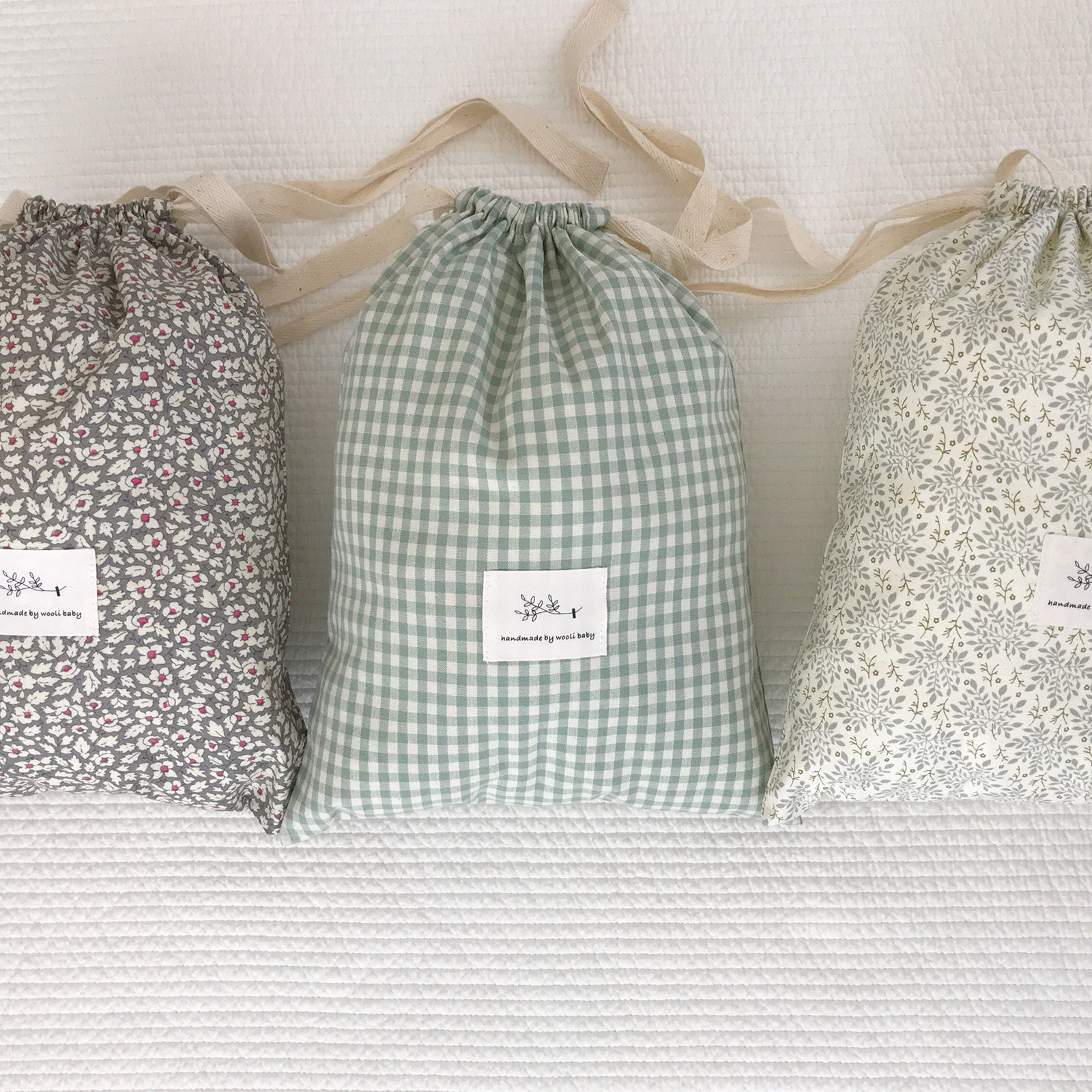 Korean small fresh floral cotton drawstring drawstring drawstring multi-functional finishing Travel home storage bag large size