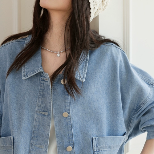 Тонкая дизайнерская джинсовая юбка, весенняя куртка, тренд сезона