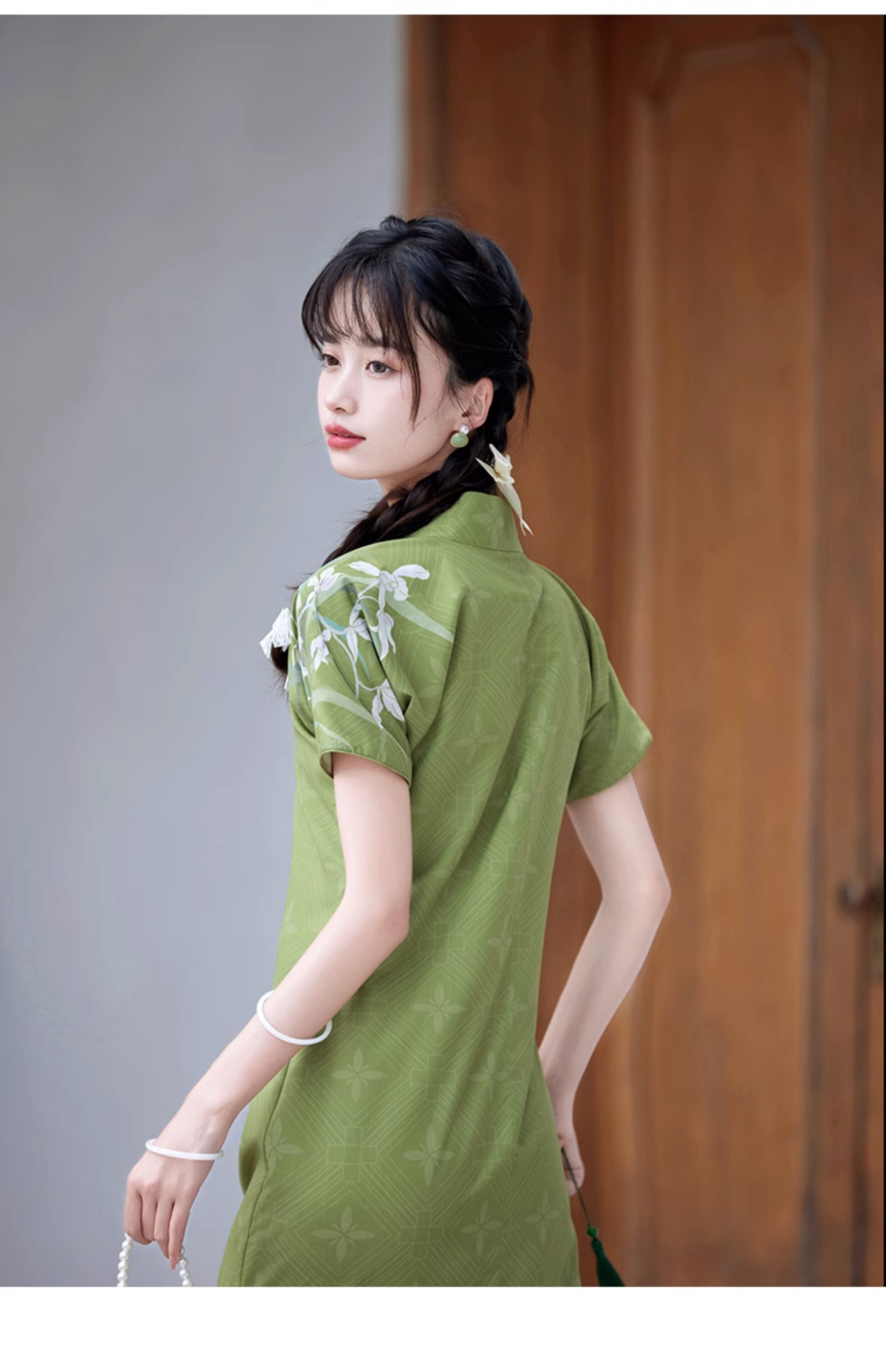 秋香グリーン 国風プリント半袖チャイナドレス 新しい中国風の春節改良