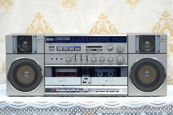 Fever audio AIWAw1 dual card split recording and playback tape player radio power supply 100 volts