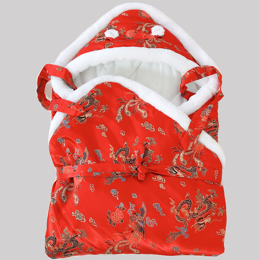 Gush thickens out to keep warm, big red baby hug wrapped by winter baby newborn cuddle 90 * 90CM