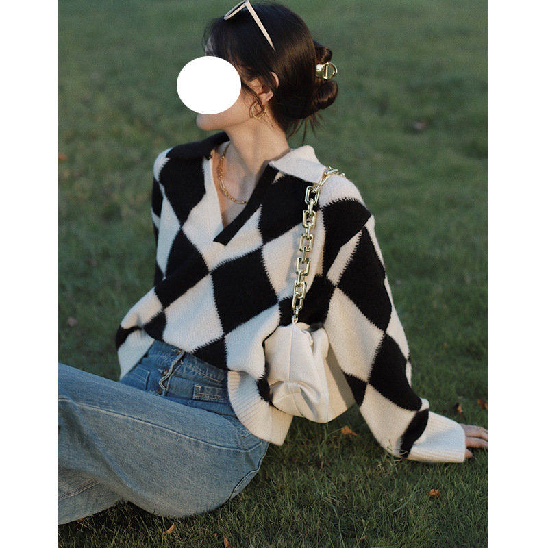 Black and white chessboard lattice V neckline head rhomboid loose blogger Lazy Wind Knit Warm Sweater 2021 Autumn Winter New