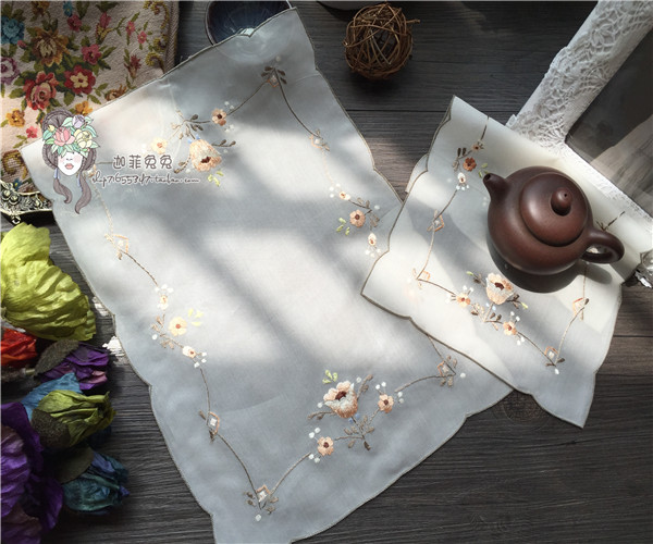 Collectibles * foreign trade export European and American raw silk hand embroidered plate mat cover scarf rectangular placemat