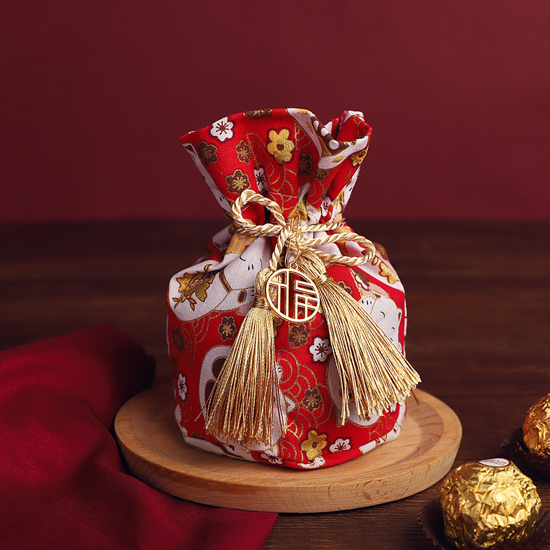 甜蜜的见证：婚礼庆典中的传统糖果礼袋