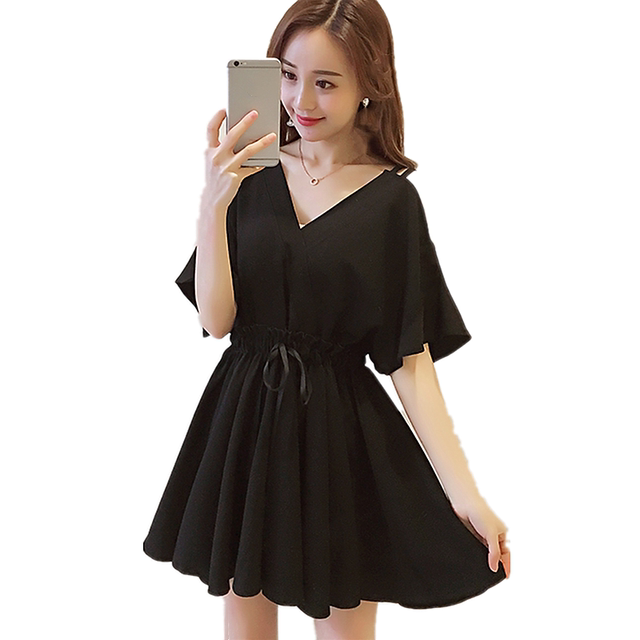 ຊຸດແຟຊັ່ນ 2024 Summer New Mommy Dress Temperament Slim Loose Large Sexy V-Neck A-Line Suspender Skirt