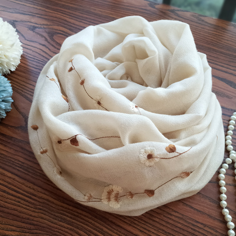2021 Winter new beige embroidered wool scarves warm up Embroidered Cashmere Hand Apron Girding Woman