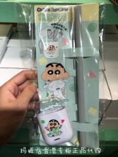 Коктейльные трубочки 玛姬店香港正品蜡笔小新睡衣环保矽胶吸管套装连便携收纳盒挂件