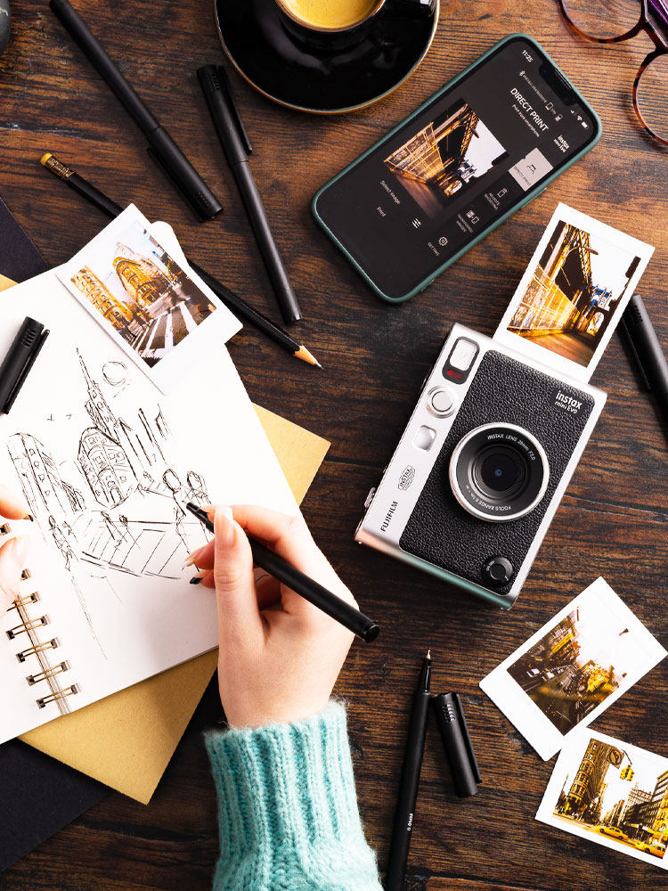 Fuji Camera Instax Mini Evo Instant Camera One-Shot Digital-To-Analog Retro 90 Upgraded Model