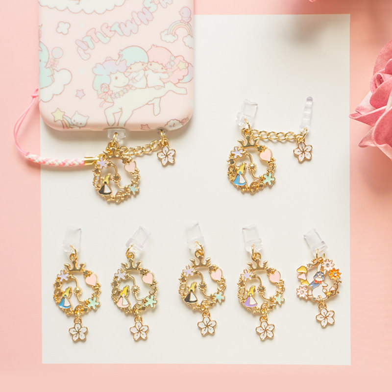 Cute teenage girl Alice applies to Apple charging plug Huawei p30 dust-proof plug-in-body typec