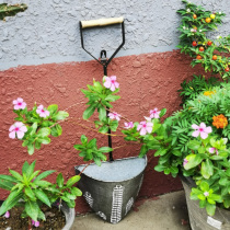 American country retro iron shovel wall hanging balcony garden B & B courtyard wall decoration with flower wall decoration