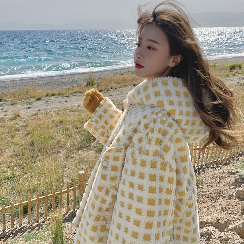 Lecea Alice chessboard Glamb wool jacket Women 2022 Winter new horn Buttoned Fur Integral Coat