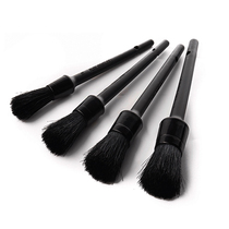 RECO Ruige multi-functional detail brush can be used wet or dry does not damage the paint and does not shed hair. Professional bristle air outlet for air conditioner interior.