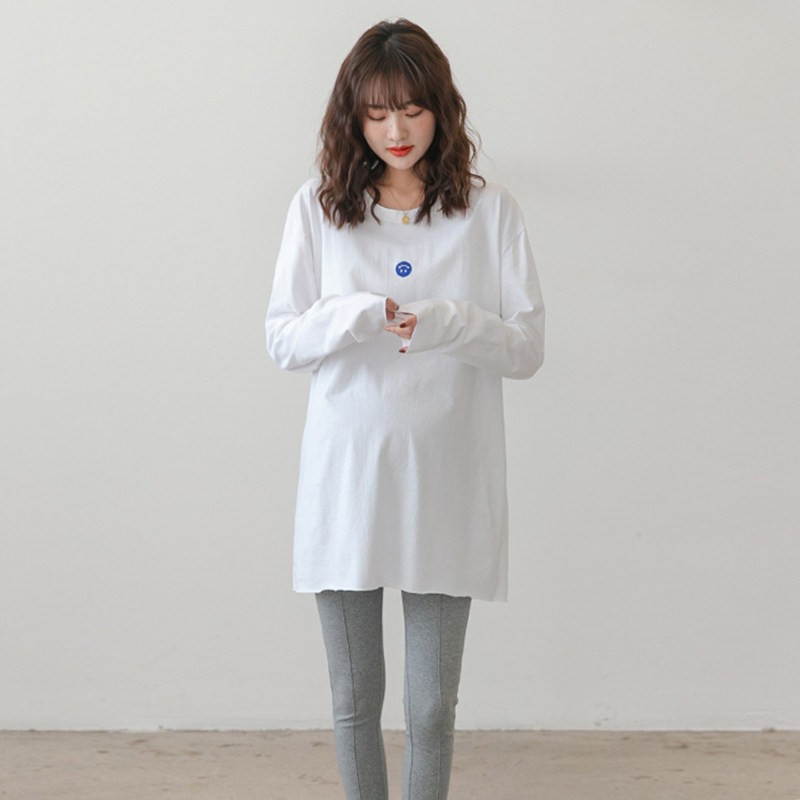 Pregnant woman long sleeve blouse 2021 spring and autumn surrogacy clothes fashion white pure cotton pregnant woman T-shirt with undershirt tide