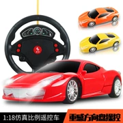 Mô hình xe 1:18 tay lái điện điều khiển từ xa xe bốn chiều