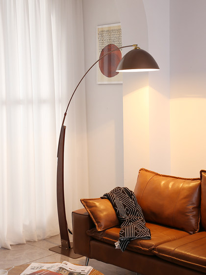 Medieval-Style Fishing Floor Lamp Next to the Sofa in the Living Room, American Retro Minimalist Bedroom, Study, High-End Atmosphere Casa