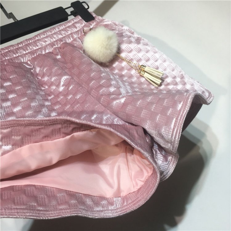 Phiên bản Hàn Quốc cực ngầu của quần short cạp cao nhung sang trọng nữ mùa đông 2018 mới mặc quần ống rộng ống rộng đế bệt quần tập gym nữ