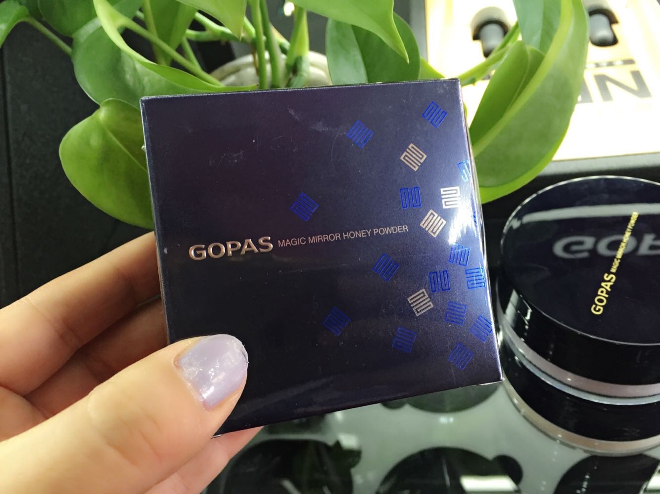Gopas Gao Baishi Mirror Honey Powder Powder Powder Powder Oil Control Control Lasting Waterproof Makeup Che khuyết điểm - Quyền lực phấn bột innisfree