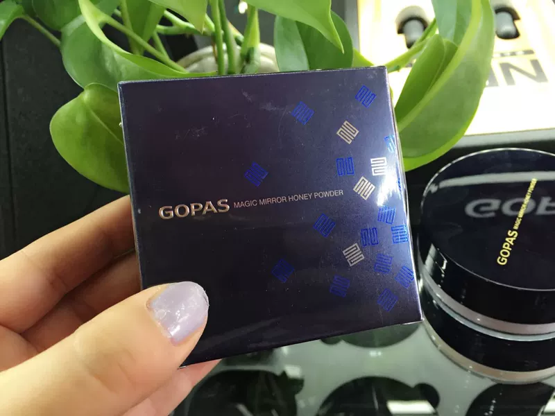 Gopas Gao Baishi Mirror Honey Powder Powder Powder Powder Oil Control Control Lasting Waterproof Makeup Che khuyết điểm - Quyền lực phấn phủ laura mercier