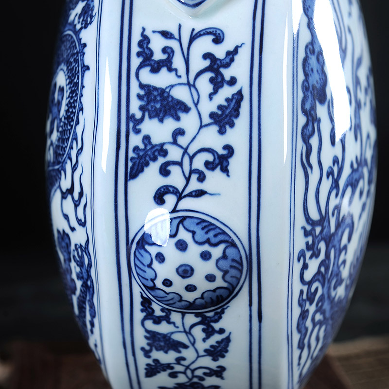 Creative flat pot furnishing articles vase jingdezhen imitation the qing classical Chinese style restoring ancient ways of blue and white porcelain sitting room furnishings archaize porcelain