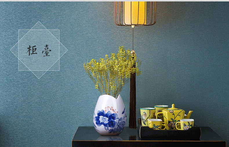 Jingdezhen ceramics hand - made floret bottle water raise lucky bamboo flower arrangement of blue and white porcelain decorative furnishing articles creative arts and crafts