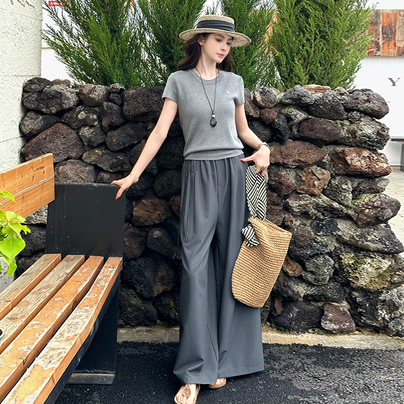 Elegant and Casual Style Gray Wide-Leg Pants Two-Piece Set for Women, Summer Round Neck Short-Sleeved Stylish Slimming and Flesh-Covering Outfit