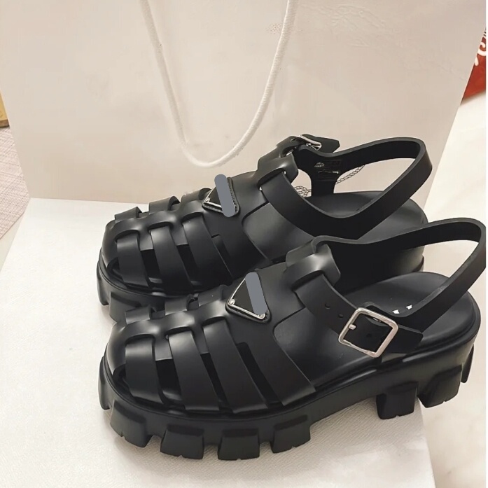 【Top】2026 New Triangle Roman Sandals Platform Thick Sole Women's Height-Increasing Hollow Pig Cage Shoes