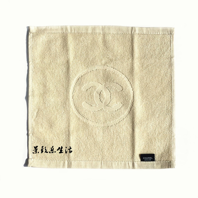Fragrant Beige Fashionable Waffle Pattern Face Cleansing Towel Fragrant Beige Fashionable Waffle Pattern Face Cleansing Towel