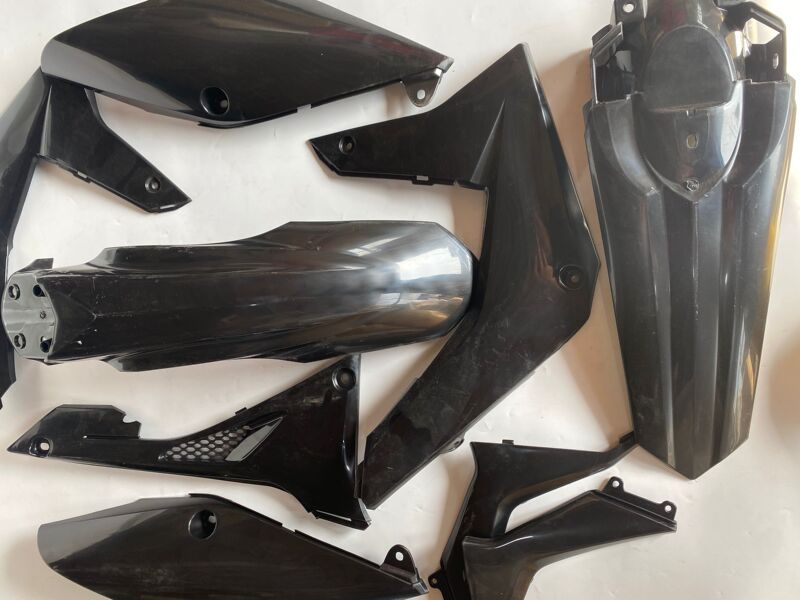 Huayang Black Warrior Full Car Shell New T4 Black Appearance Plastic Shell T2 Black Front and Rear Mud Tiles