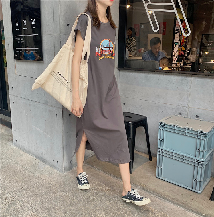 VK旗艦店 韓國風休閒開叉印花顯瘦短袖洋裝