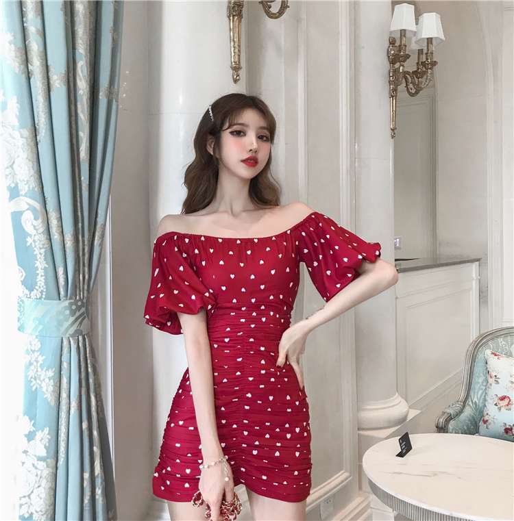 VK旗艦店 韓系一字領愛心飛飛袖修身包臀裙短袖洋裝