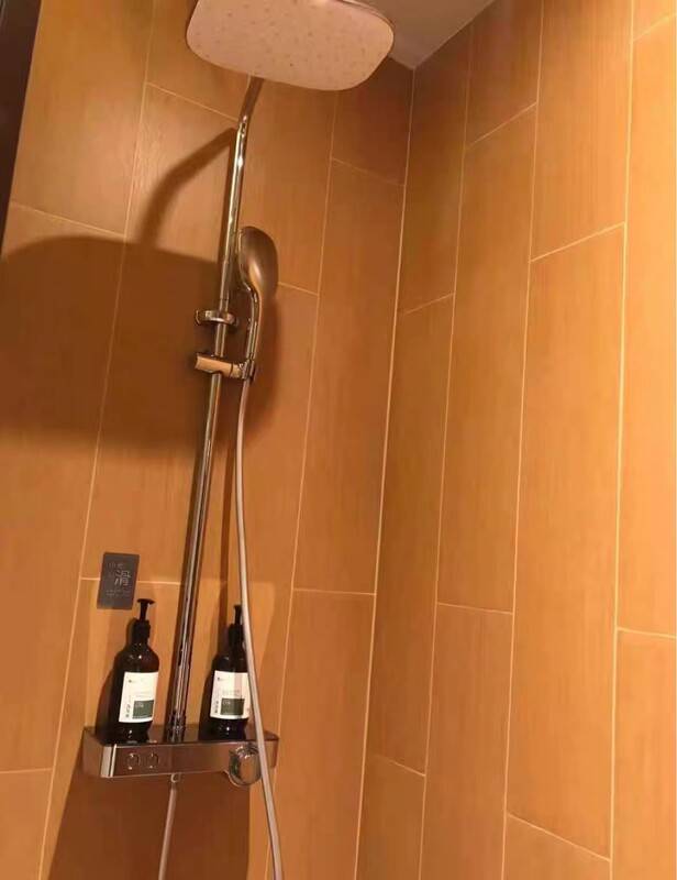 All-Season Hotel 4.0 Same Model Button Shower Set, All-Season 5.0 Knob Two-Speed Large Storage Shelf Mixing Valve