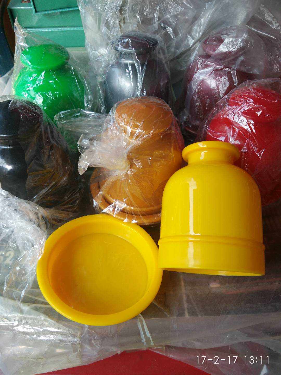 Dice cup shake cup shake cup bar cup new sieve cup medium tint box treasure box betting household food grade plastic