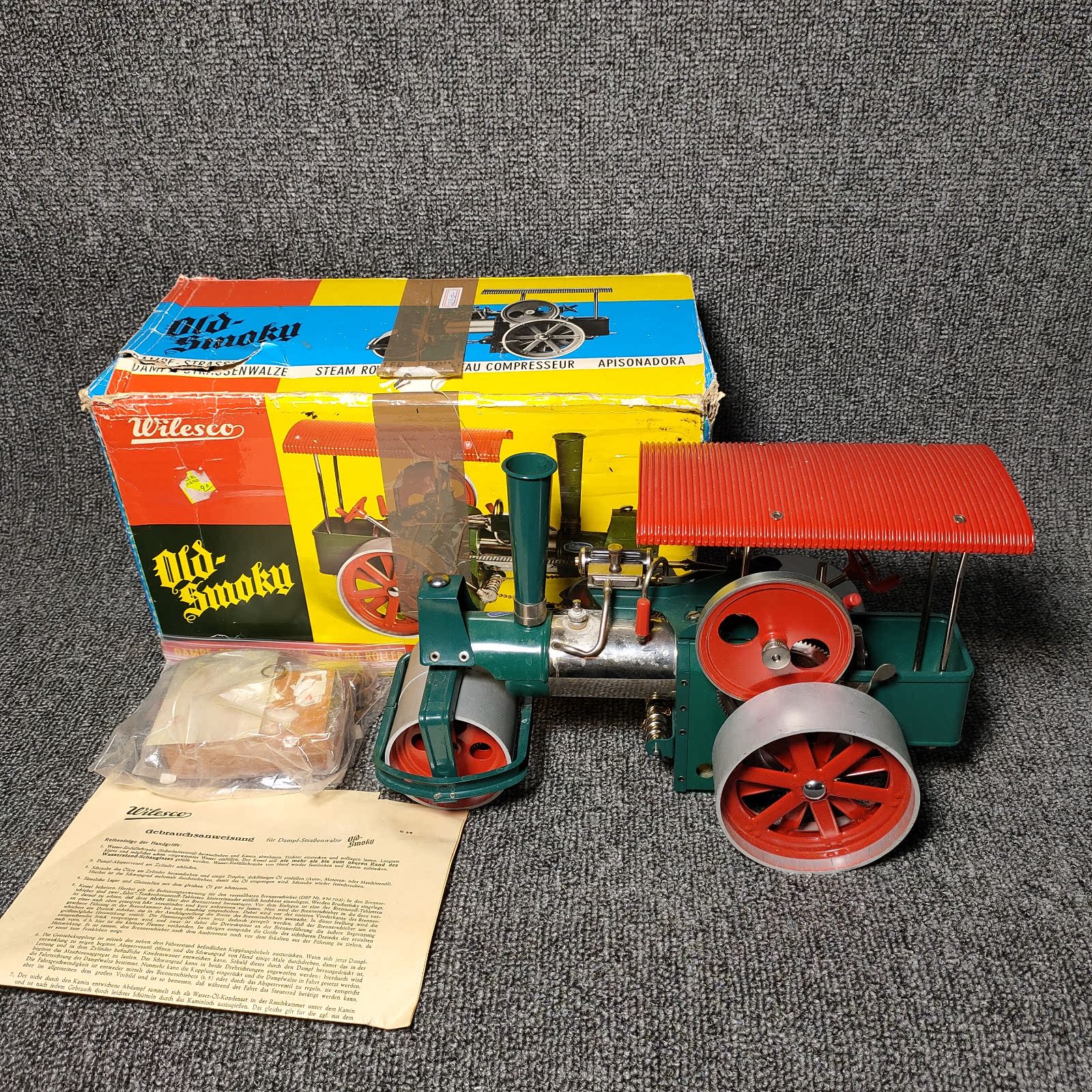 Western Antique Steam Machine Model German Wilesco Iron Sheet Steam Locomotive Press Road Machine Old-style Tin Car mold