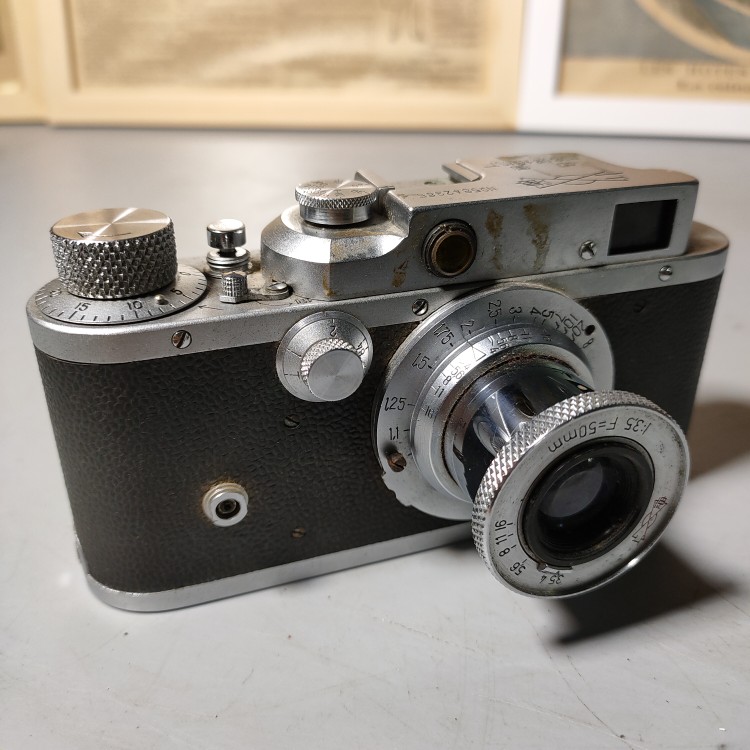 Antique ancient playing homemade Shanghai 58-2 imitation Laika leica135 mechanical side-axis negatives camera with lens pendulum