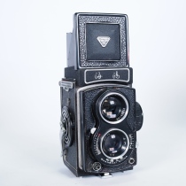 Medieval seagull 4A black face double anti-120 film adhesive roll mechanical camera dual lens function normal 1970 8 pint